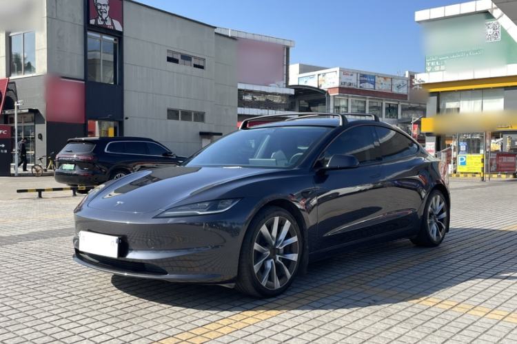 Used Tesla Model 3 2023 Long-Range All-Wheel-Drive Version
