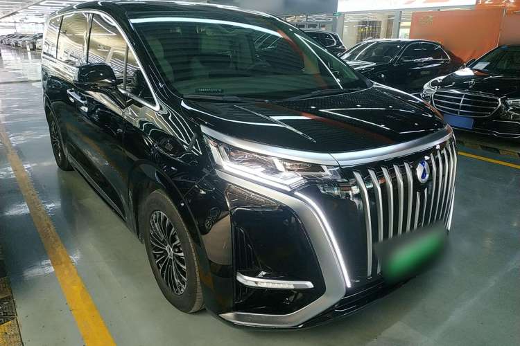 Used Denza D9 2022 EV 600 Four-Wheel Drive Prestige Model
