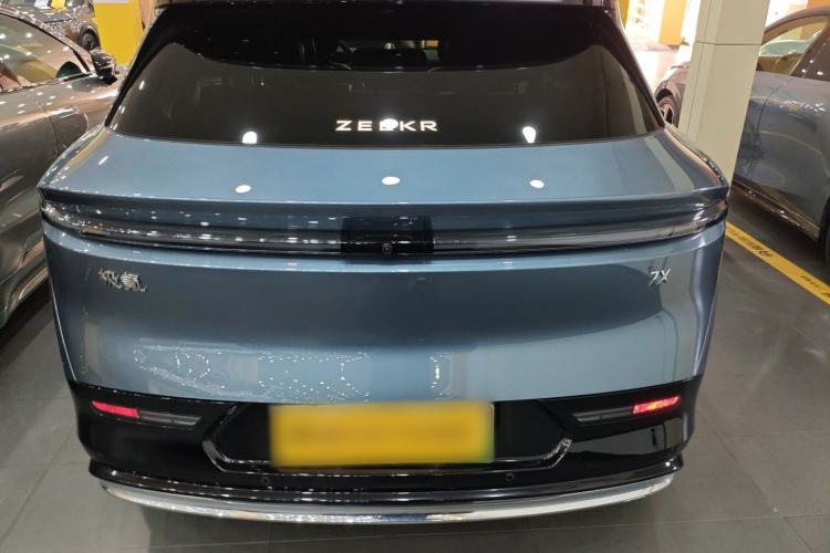Used Zeekr 7X 2025 100 kWh Long-Range Rear-Wheel Drive with Intelligent Driving Features
