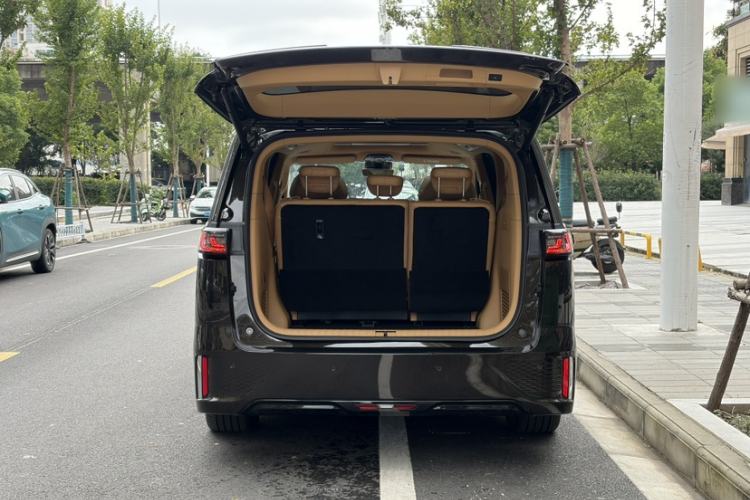 Used VOYAH Dream 2025 PHEV Four-Wheel-Drive Flagship Kunpeng Edition
