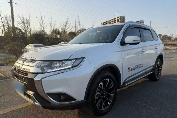 Used Mitsubishi Outlander 2019 2.0L Two-Wheel Drive Comfort Edition 5 Seats China VI Standard
