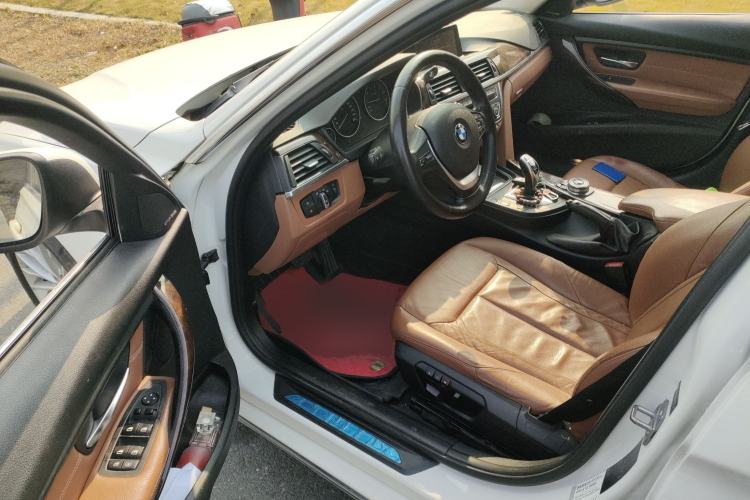 Used BMW 3 Series 2013 Facelift 320Li Fashion Design Package