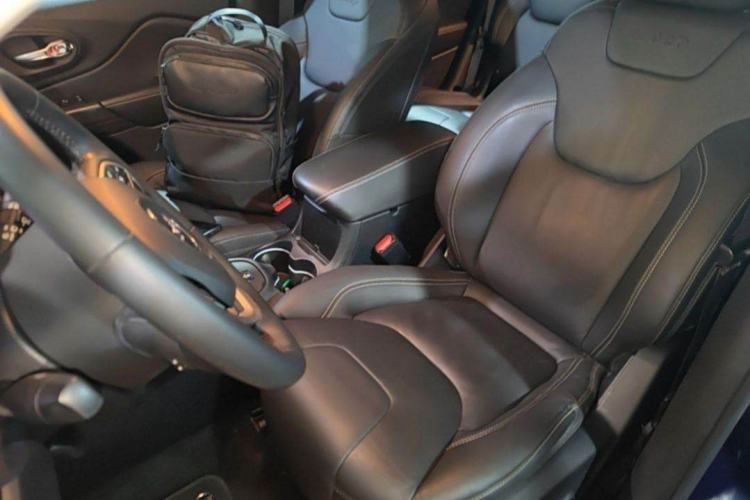 Used  Cherokee 2017 2.0L Superior Edition