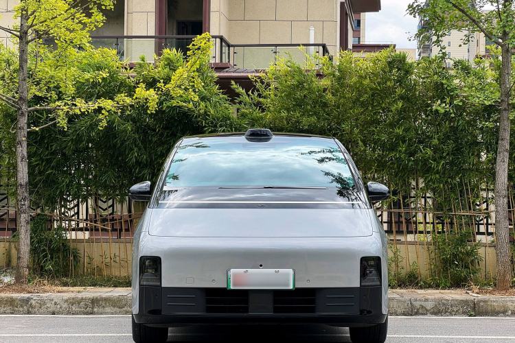 Used Li Auto MEGA 2024 Ultra Model
