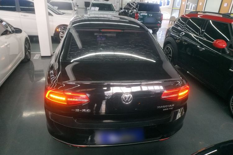 Used Volkswagen Magotan 2018 280TSI DSG Comfort Model
