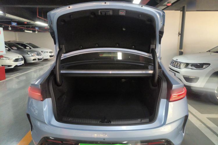 Used BYD Seal 2022 650 km All-Wheel-Drive Performance Version
