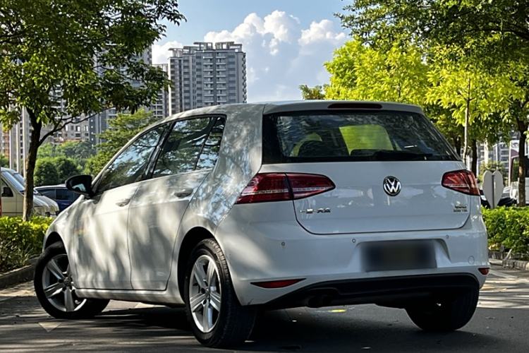 Used Volkswagen Golf 2016 230TSI Manual Comfort Version
