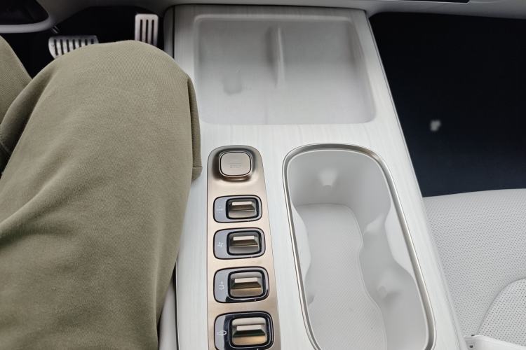 Used  SU7 2024 Four-Wheel Drive Ultra-Long Range Advanced Intelligent Driving Max Edition
