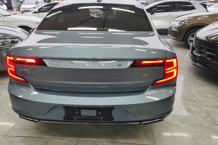 Used Volvo S90 2018 T4 Zhiyi Edition
