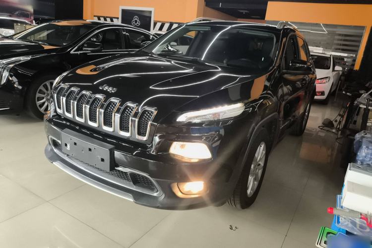 Used  Cherokee 2017 2.0L Superior Edition
