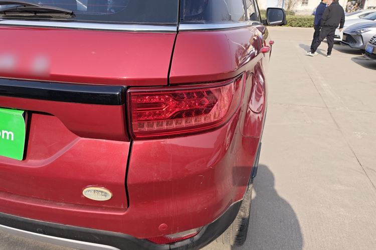 Used Land X7 2015 2.0T Panoramic Prestige Edition
