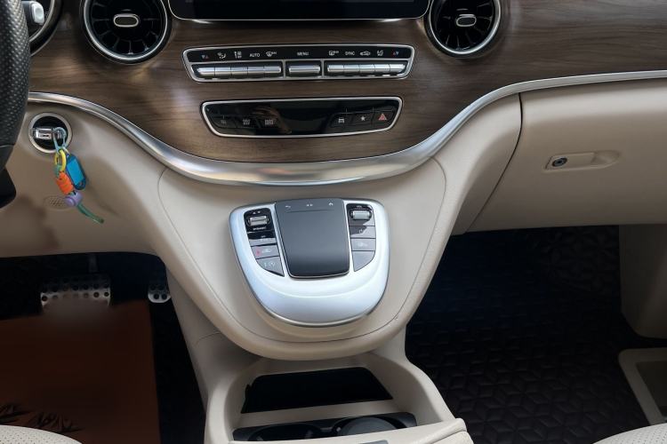 Used Mercedes-Benz V-Class 2020 V 260 L Long-wheelbase Luxury Edition