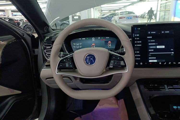 Used BYD Han 2025 DM-i Intelligent Driving Edition 125KM LiDAR Flagship Model
