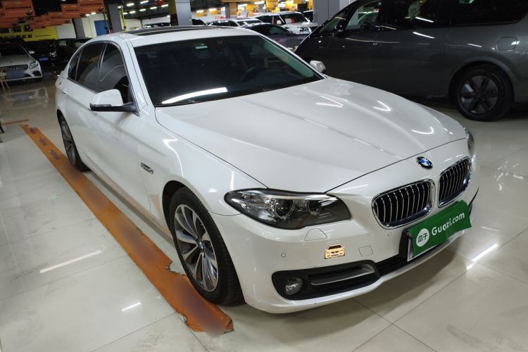 Used BMW 5 Series 2017 525Li Leading Model
