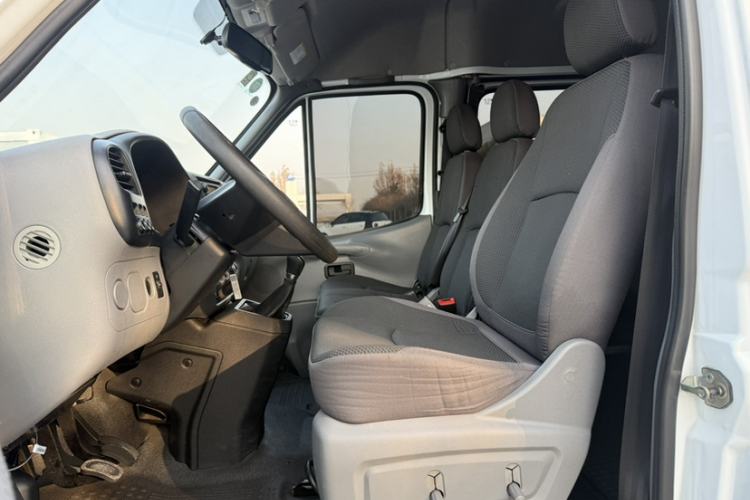 Used JMC Transit 2019 2.8T Commercial Version Short Wheelbase Mid-Roof 6-Seater China VI JX493
