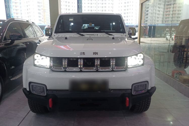 Used  BJ40 2023 2.0T Automatic Four-Wheel Drive Urban Hunter Edition Chivalrous Type
