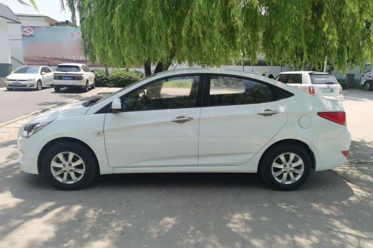 Used Hyundai Verna 2014 1.4L Manual Smart GLS Trim

