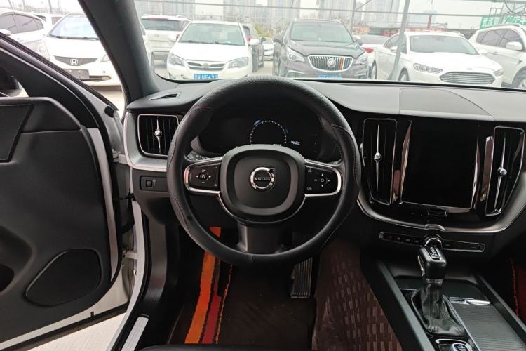 Used Volvo XC60 2021 T5 4x4 Zhiyi Sport Edition