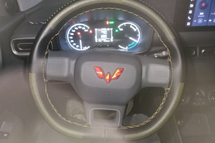 Used Wuling Hongguang New Energy 2025 Extended-Range Hybrid 50 km Standard Version
