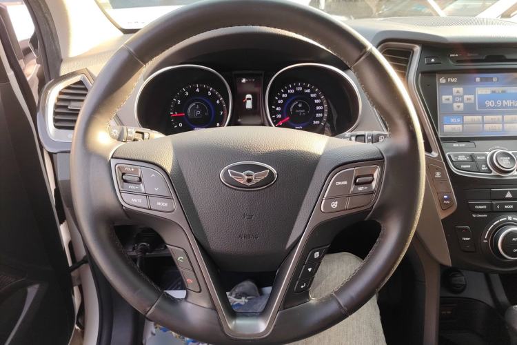 Used Hyundai Grand SantaFe 2013 3.0L 7-Seater 4x4 Flagship Edition
