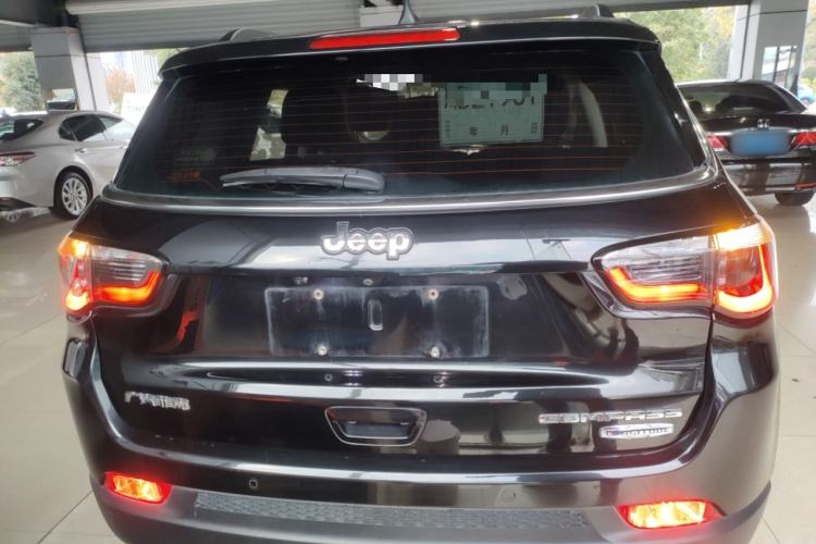 Used  Compass 2017 200T Automatic Family Edition
