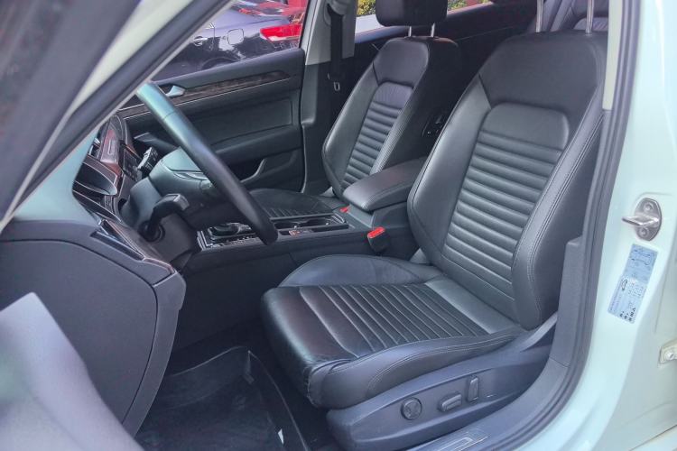 Used Volkswagen Magotan 2018 Facelift 330TSI DSG Luxury Model
