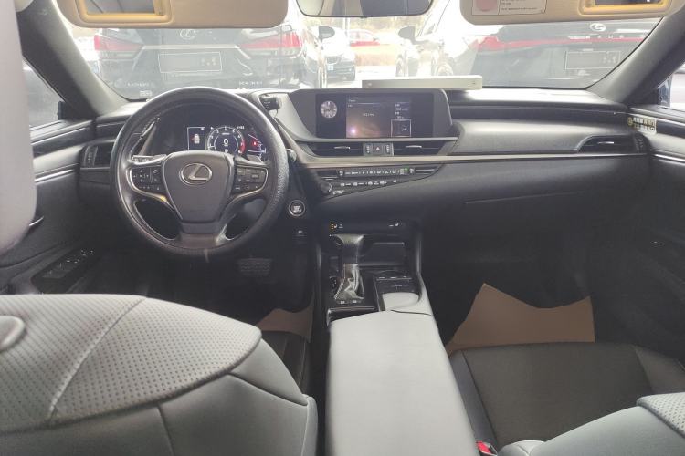 Used Lexus ES 2018 260 Excellence Edition China V Standard
