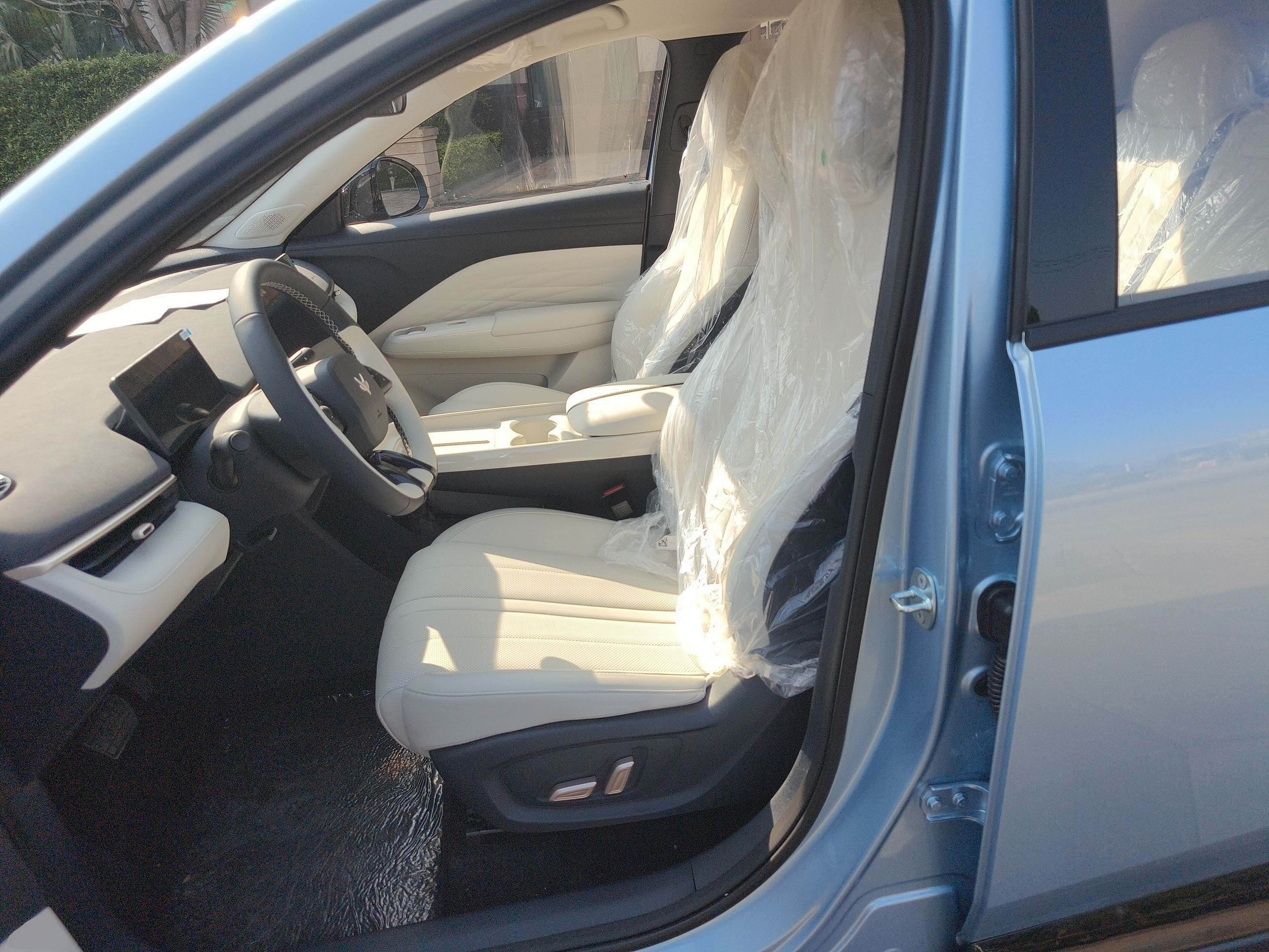 Переднее сиденье в автомобиле