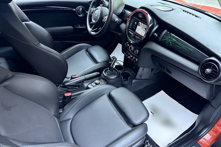 Used  MINI 2021 1.5T COOPER Classic Edition
