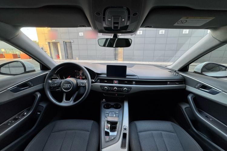 Used Audi A4L 2018 30th Anniversary Edition 40 TFSI Trendy Model
