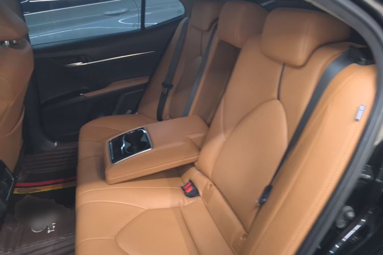 Used Toyota Camry 2021 2.0G Luxury Edition
