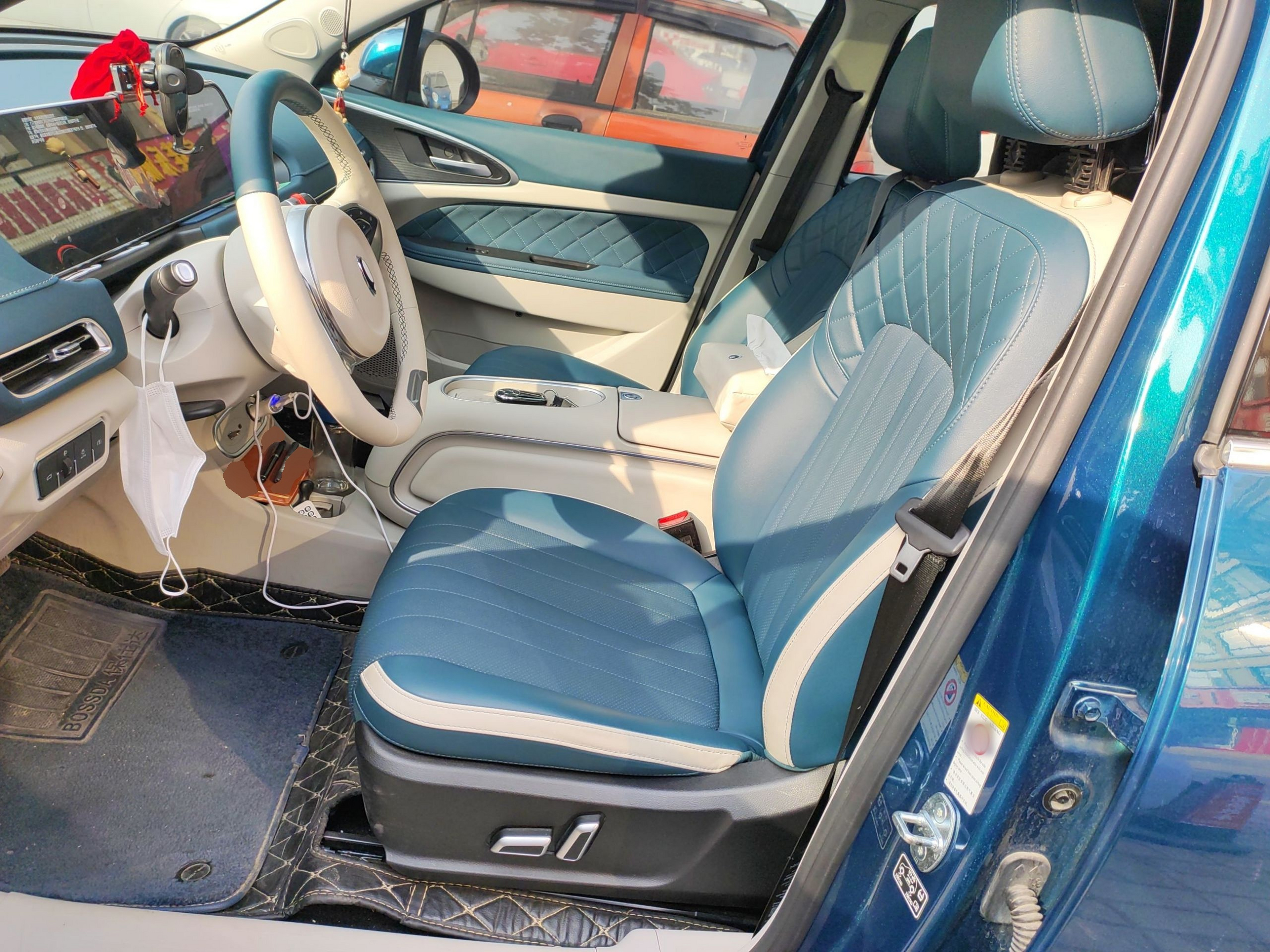 Переднее сиденье в автомобиле