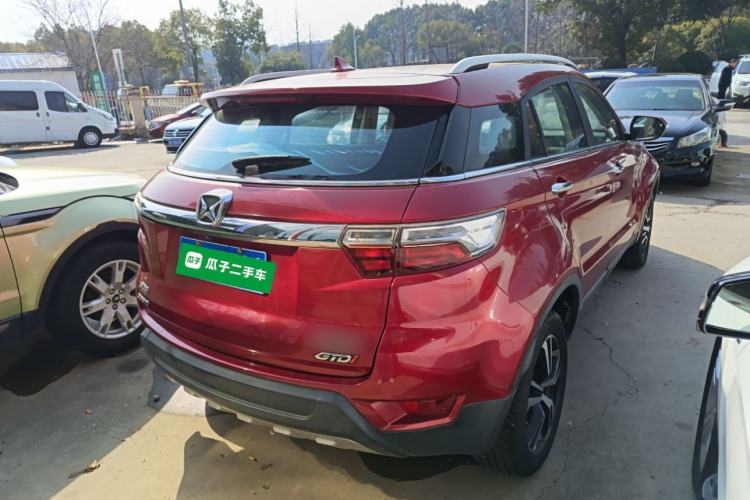 Used JMC Yusheng S330 2016 1.5L GTDi Automatic Two-Wheel Drive Fashion Edition
