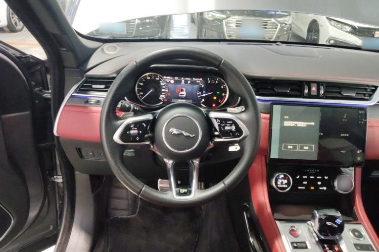 Used Jaguar F-PACE 2023 P250 R-Dynamic BLACK
