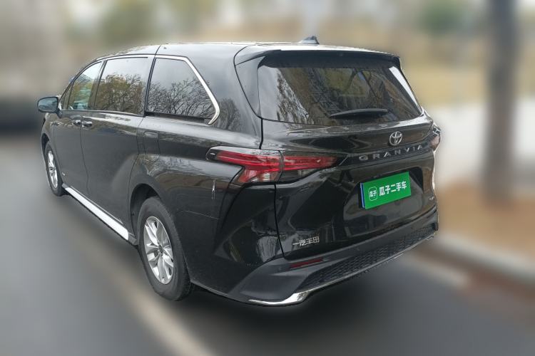 Used Toyota Granvia 2024 2.5L Hybrid Comfort Edition
