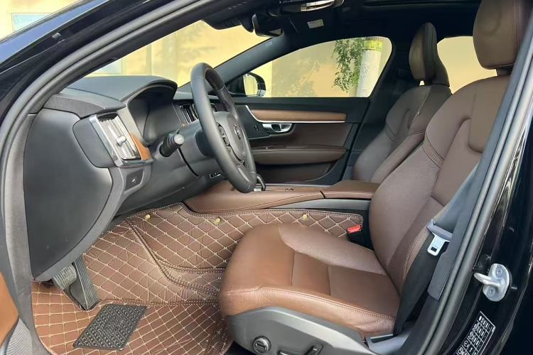 Used Volvo S90 2024 B5 Zhiyi Luxury Edition
