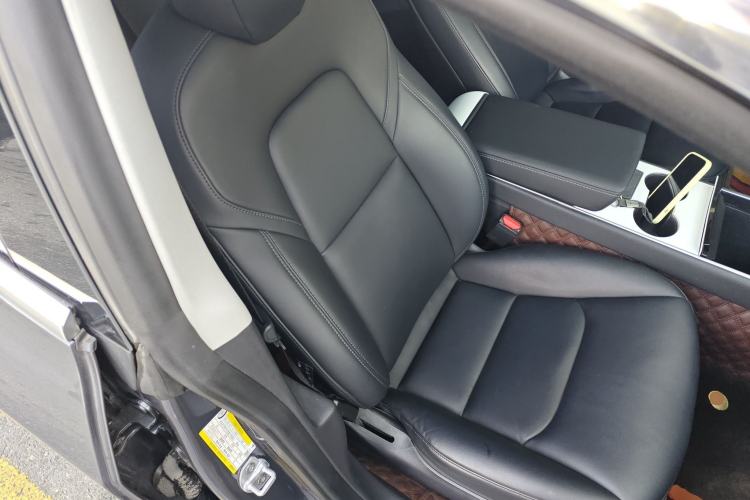 Used Tesla Model 3 2019 Long-Range All-Wheel-Drive Version
