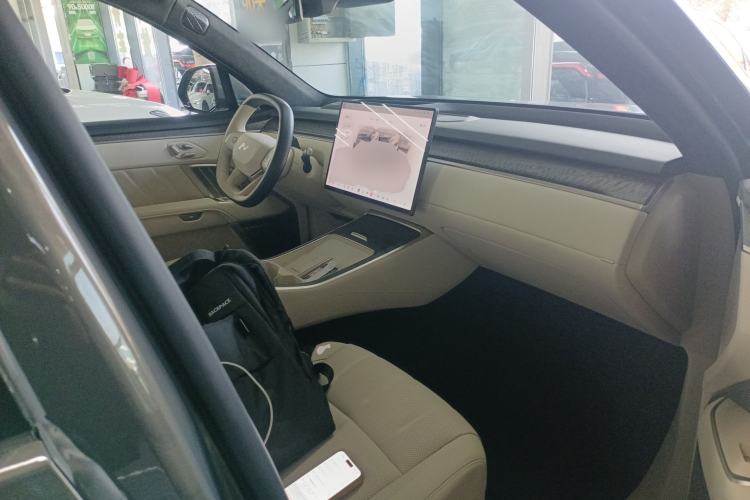 Used ONVO Luxeed L90 
