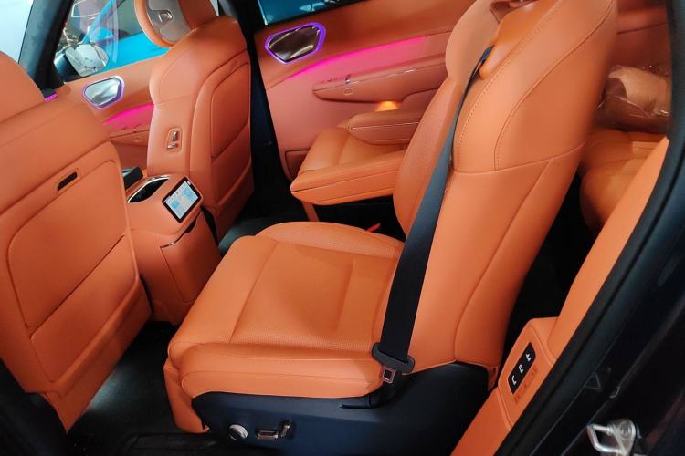 Used Lynk & Co 900 2025 2.0T Ultra
