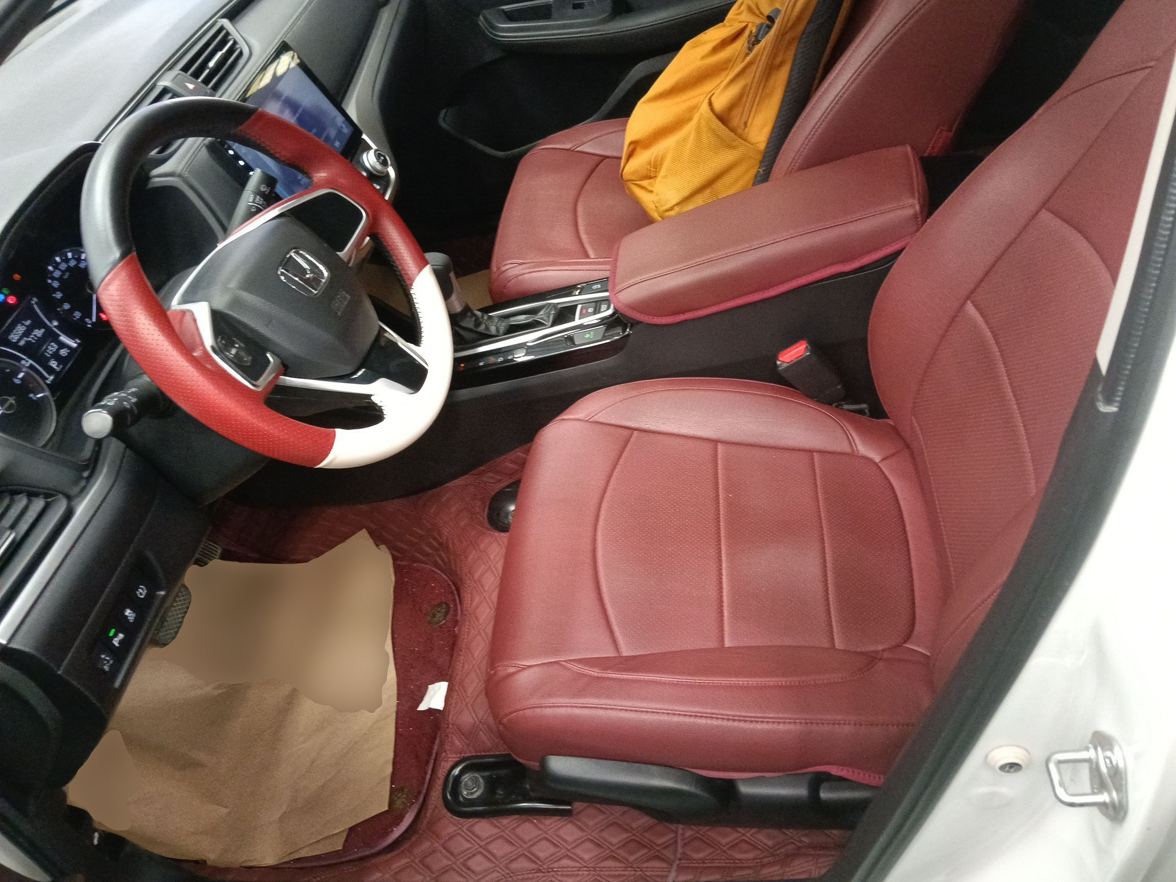 Переднее сиденье в автомобиле