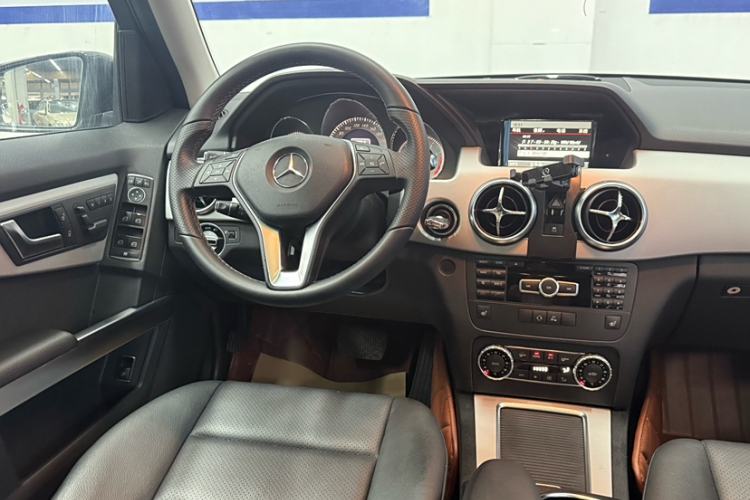 Used Mercedes-Benz GLK-Class 2013 GLK 300 4MATIC Dynamic Sunroof Model
