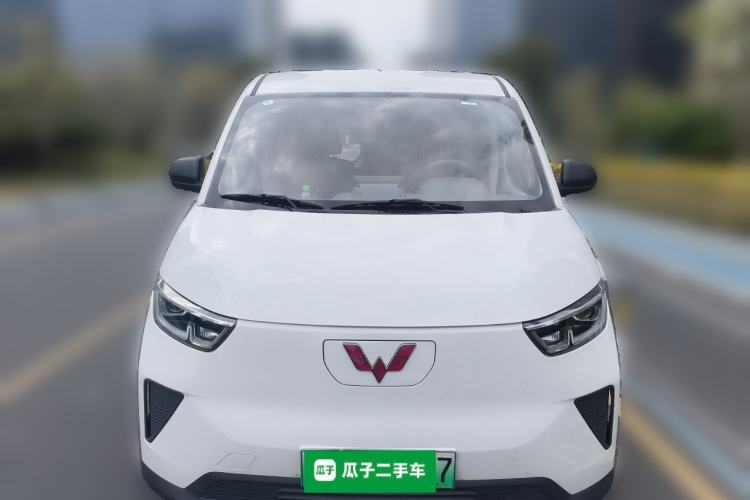 Used Wuling Yangguang 2024 300KM Comfort Version Passenger Van 75kW
