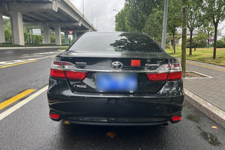 Used Toyota Camry 2016 2.0G 10th Anniversary Leading Edition
