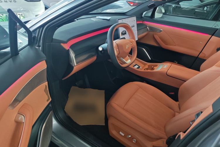 Used ONVO L60 2024 60 kWh All-Wheel Drive