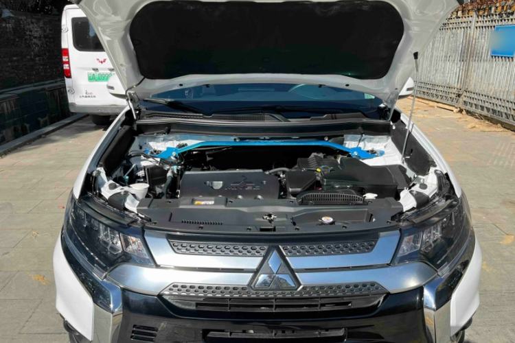 Used Mitsubishi Outlander 2020 2.4L 4x4 Zhi Xiang Edition 5 Seats
