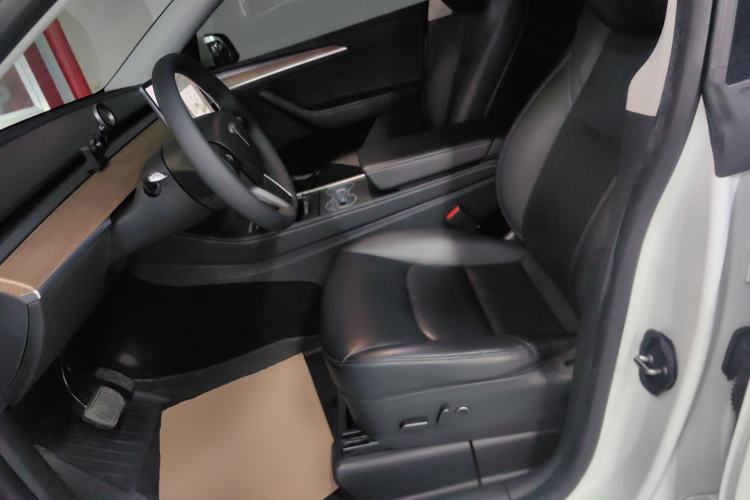 Used Tesla Model Y 2021 Long-Range All-Wheel-Drive Version 3D7