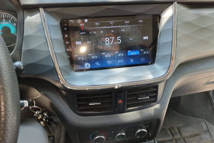 Used Jinbei Gold Hiace 2021 1.5L Passenger Vehicle Engineering Lion 5-Seater
