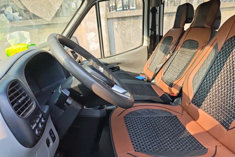 Used JMC Transit 2019 2.8T Commercial Version Short Wheelbase Mid-Roof 6-Seater China VI JX493
