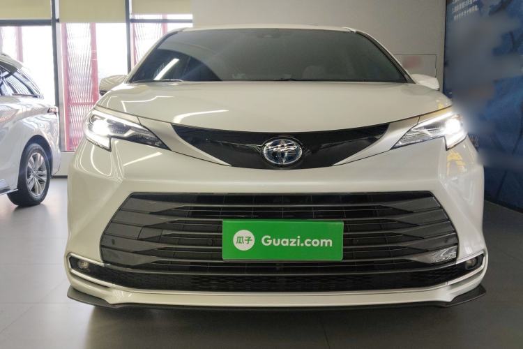 Used Toyota Sienna 2023 2.5L Hybrid Luxury Edition
