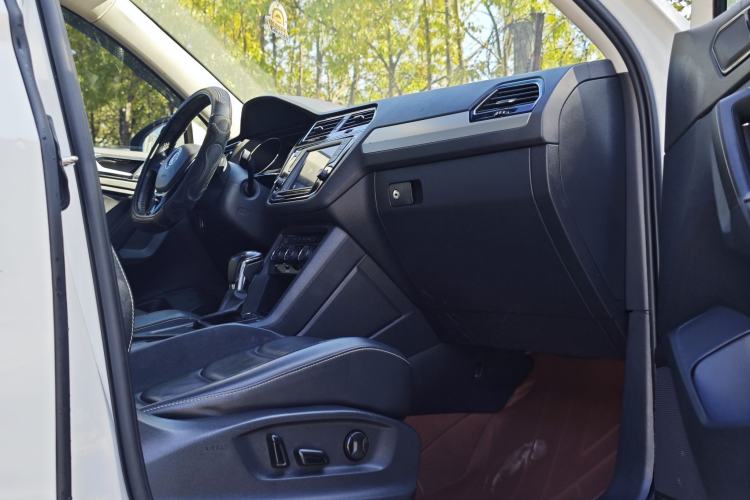 Used Volkswagen Tiguan L 2017 330TSI Automatic Two-Wheel Drive Comfort Edition